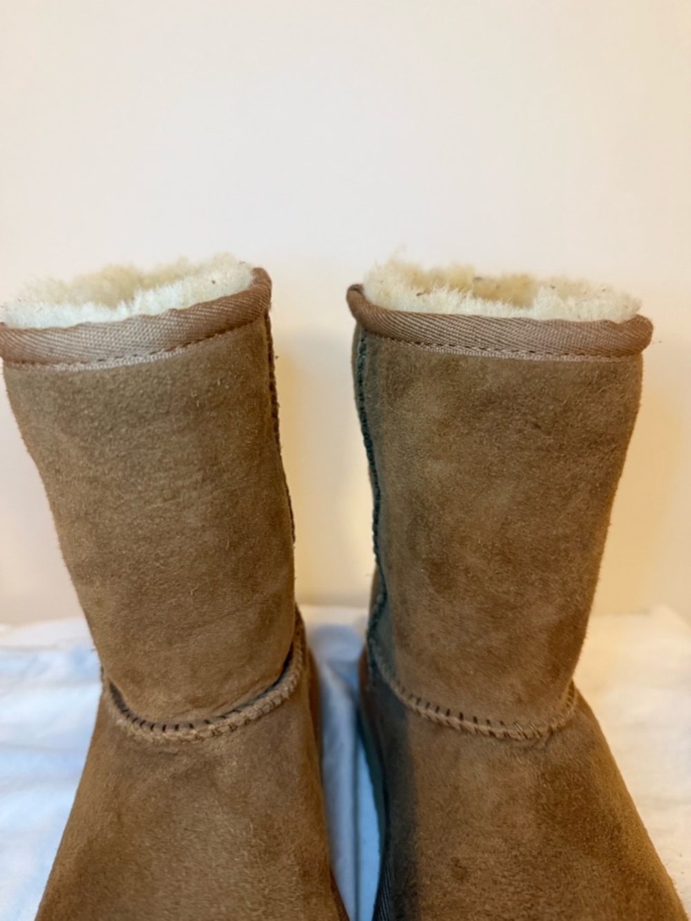 UGG Australia Kids Boots - Picture 6 of 8